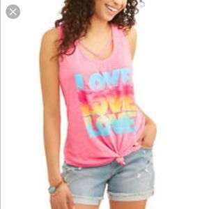 No boundaries Woman Love Tank Top